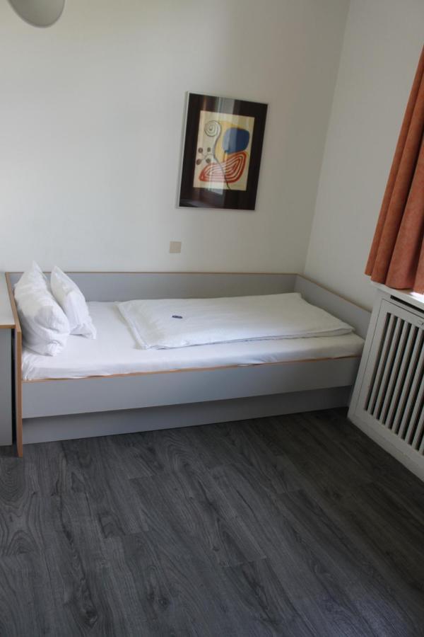 Hotel Am Roemerwall Майнц Экстерьер фото
